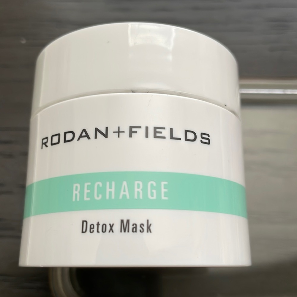 Rodan + Fields Recharge Detox Mask New.